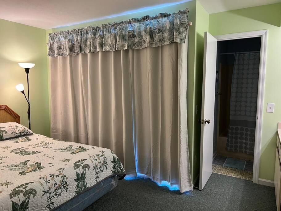 Lovely 2-Bedroom Condo With Pool Myrtle Beach Bagian luar foto